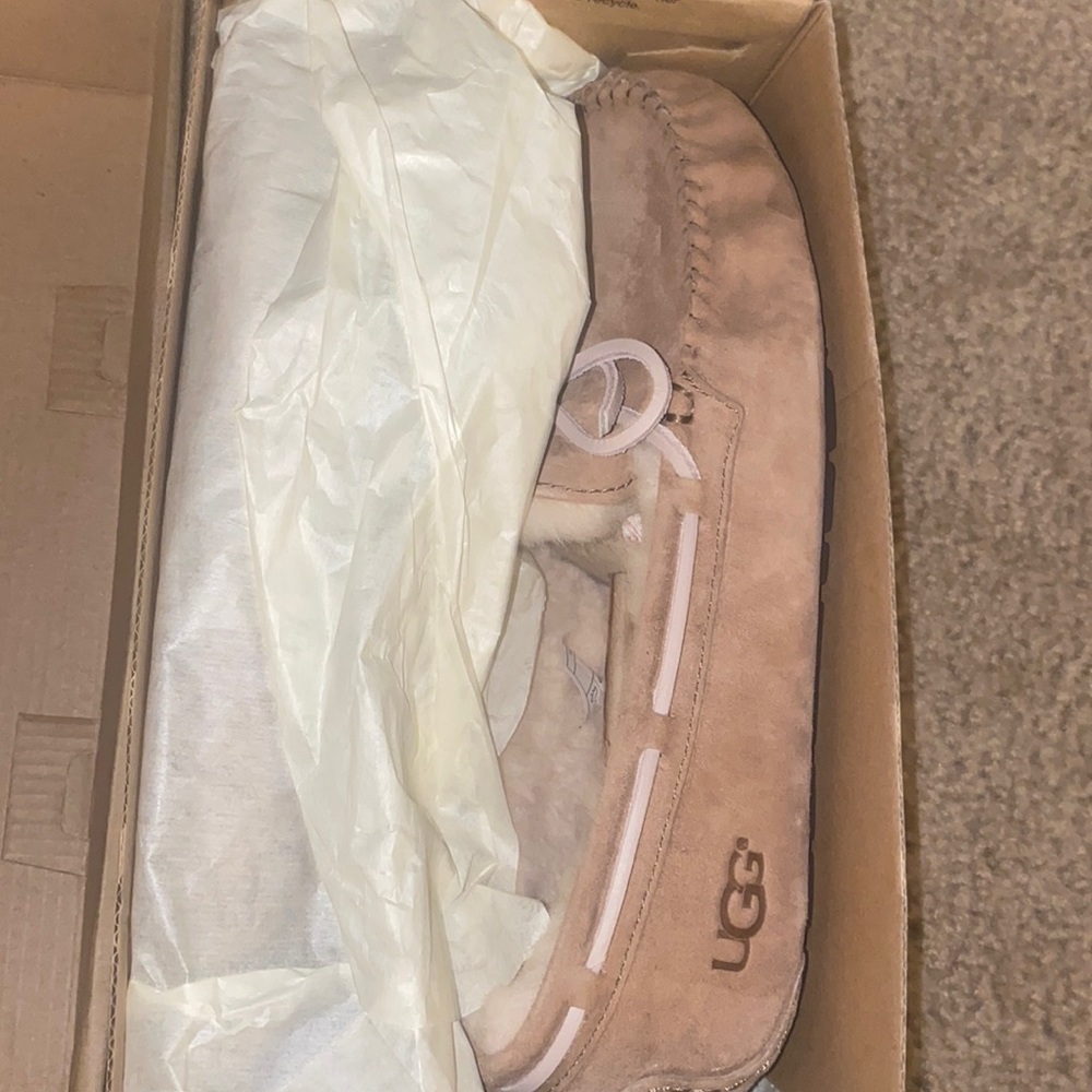 UGG Dakota